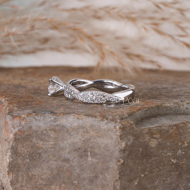 0.75Ct Round Multi Stone Labgrown Diamond Ring - Pear Jewels