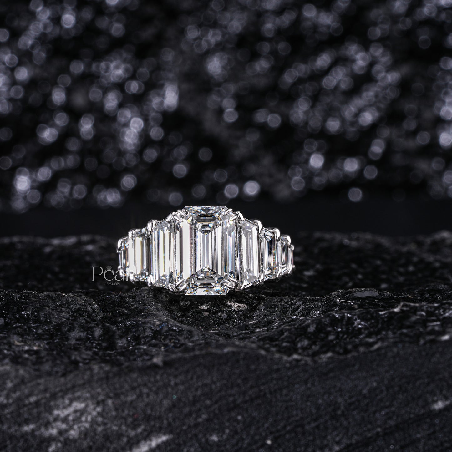 3.0Ct Emerald & Trapezoid Labgrown Diamond Ring - Pear Jewels