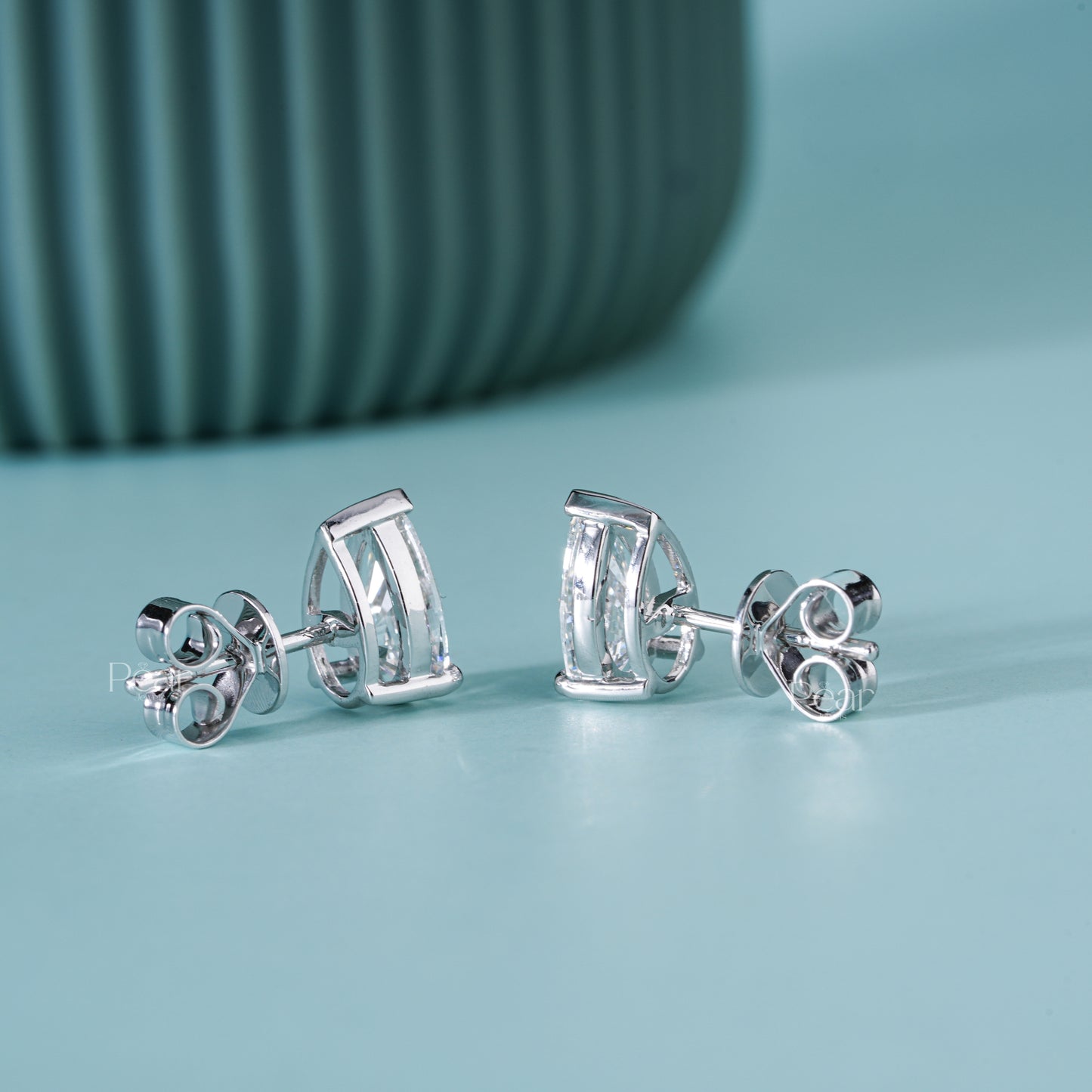 Pear Lab-Grown Diamond Stud Earrings – 2.00 TCW, D Colour, VVS2 Clarity
