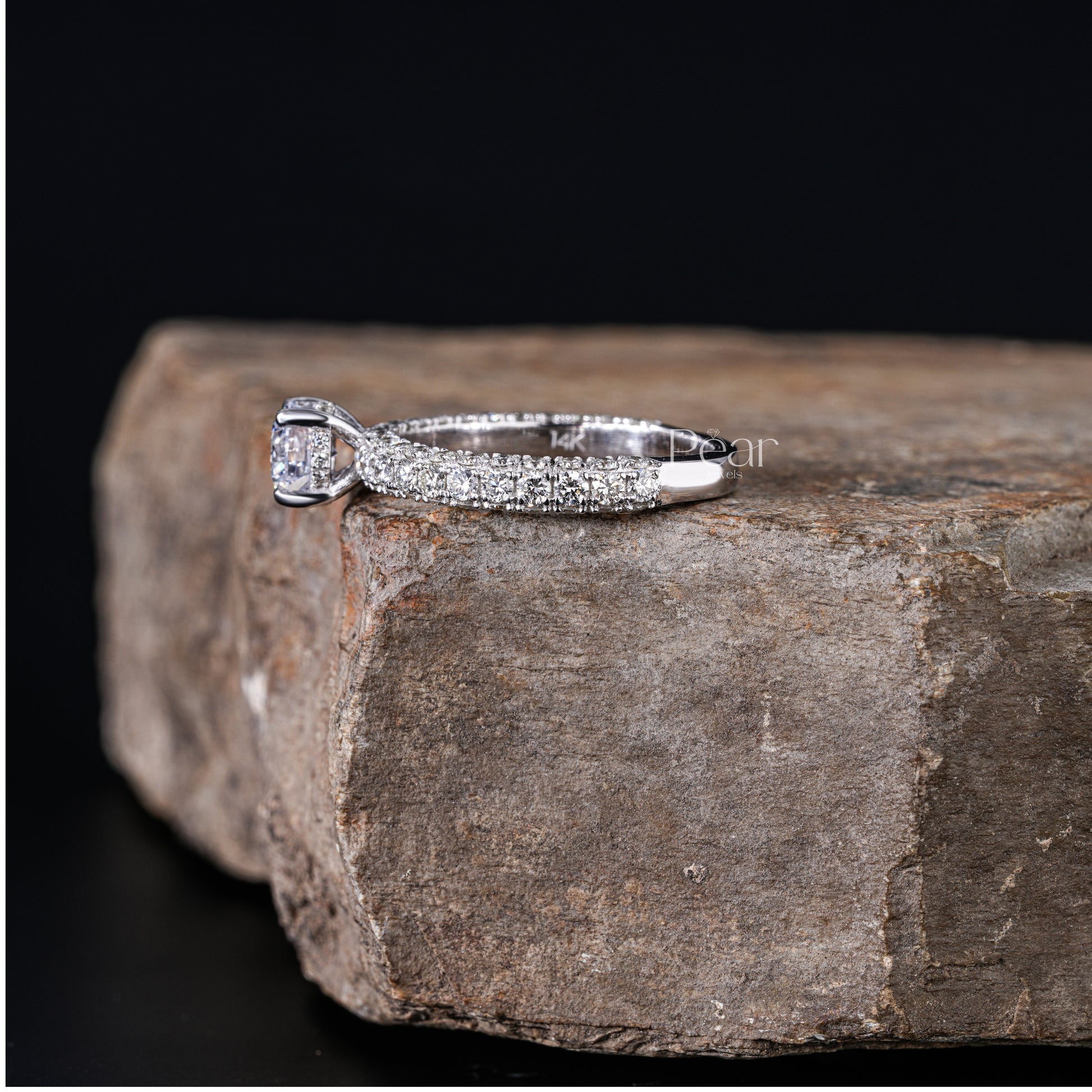 0.75Ct Hidden Halo Round Lab Grown Engagement Ring - Pear Jewels