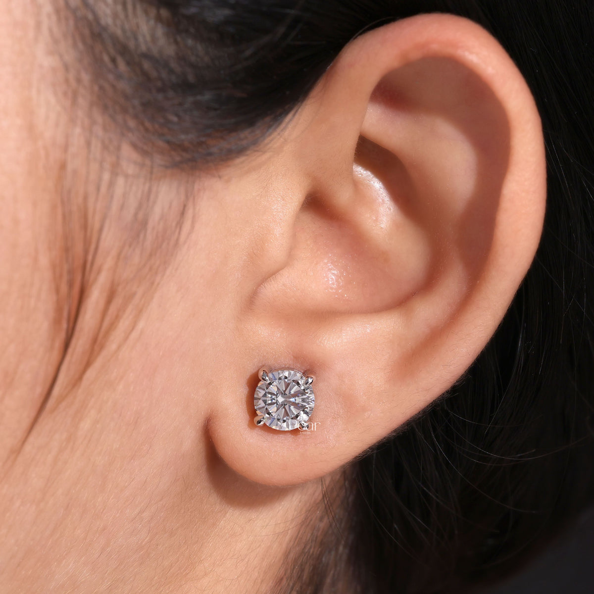 2.00TCW Round Brilliant Lab-Grown Diamond Stud Earrings – 14K White Gold, E Colour, VVS2 Clarity, IGI Certified