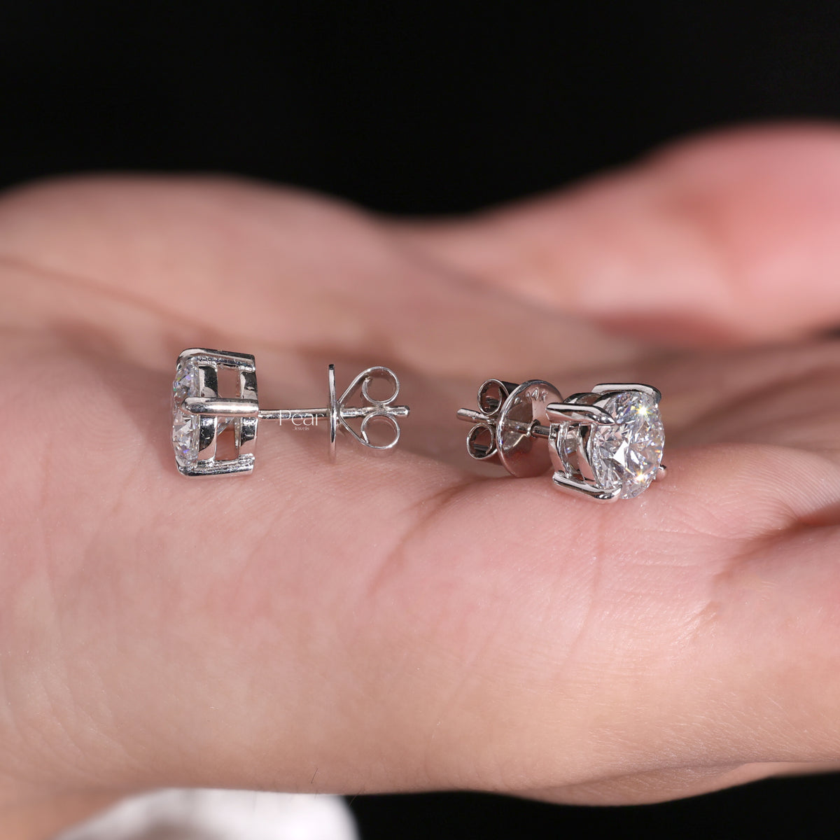 2.00TCW Round Brilliant Lab-Grown Diamond Stud Earrings – 14K White Gold, E Colour, VVS2 Clarity, IGI Certified