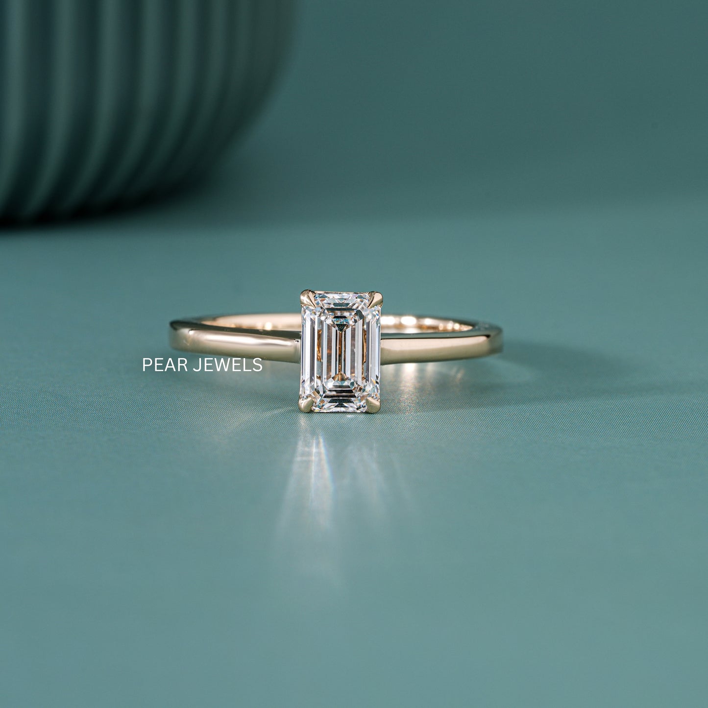 0.8ct Emerald Labgrown Diamond Engagement Ring - PearJewels Australia