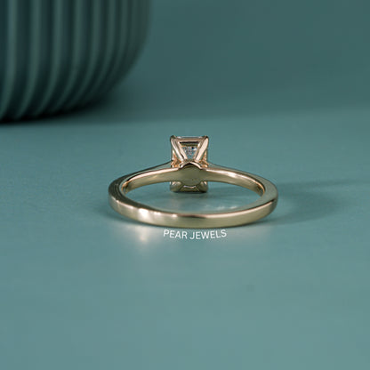 0.8ct Emerald Labgrown Diamond Engagement Ring - PearJewels Australia