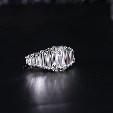 3.0Ct Emerald & Trapezoid Labgrown Diamond Ring - Pear Jewels