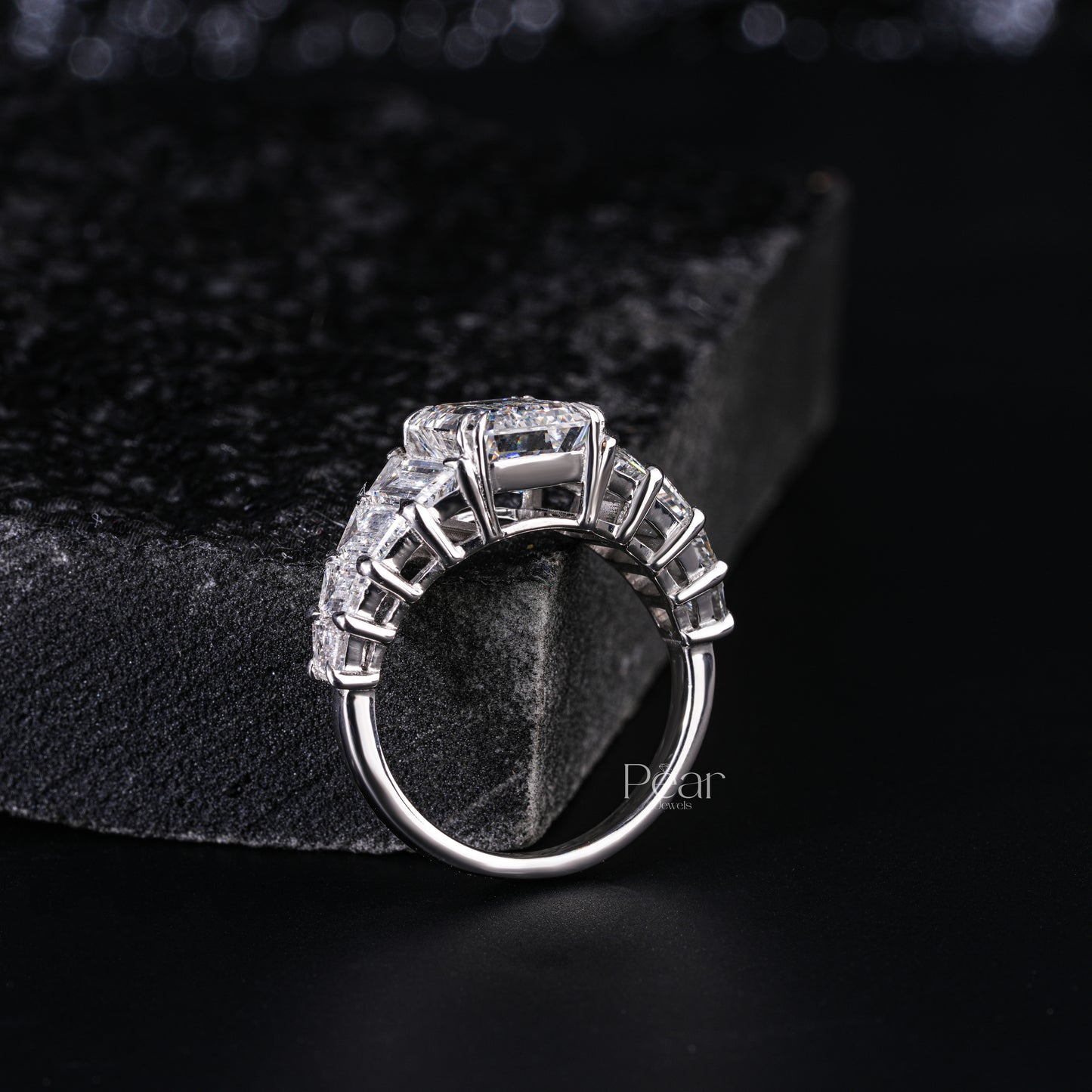 3.0Ct Emerald & Trapezoid Labgrown Diamond Ring - Pear Jewels