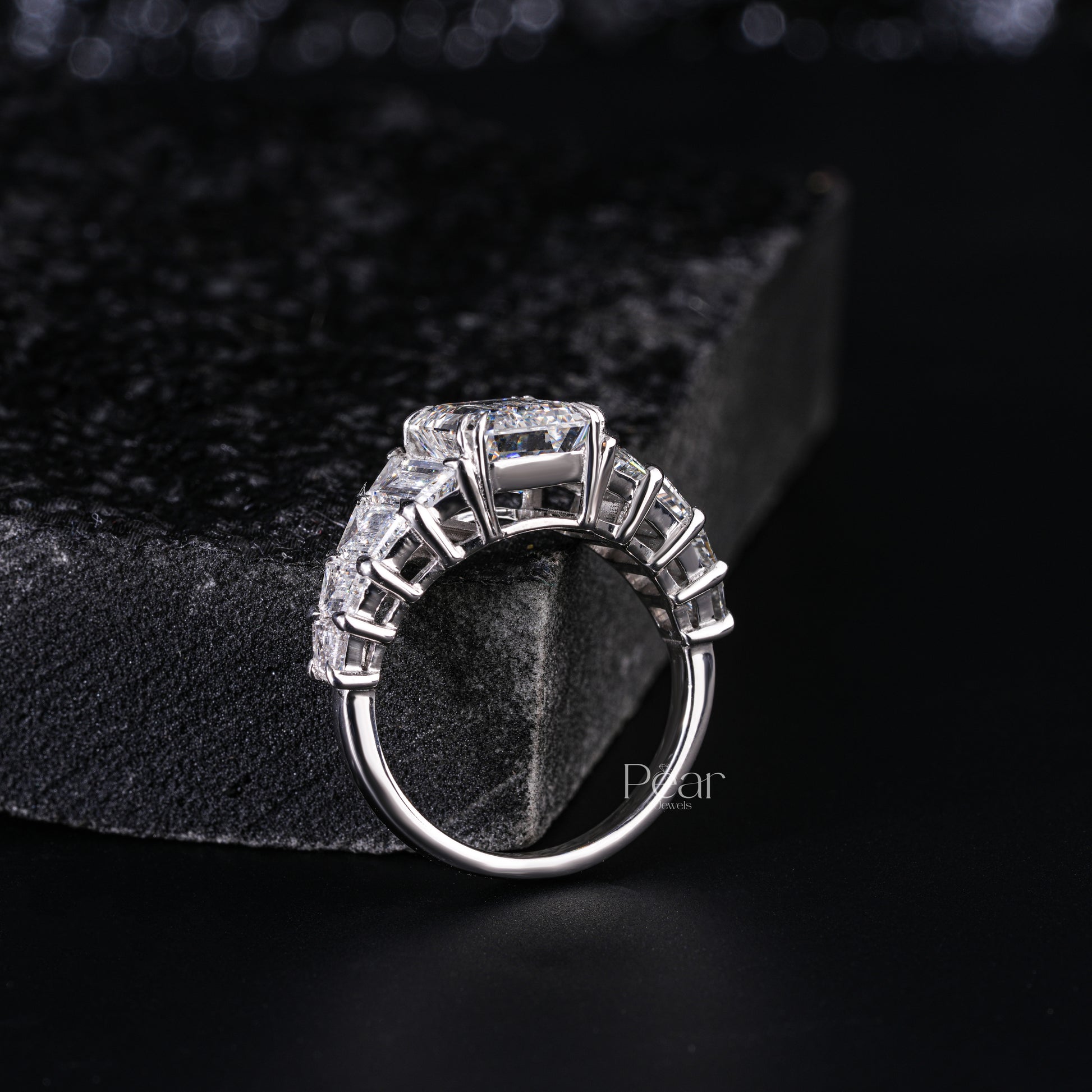 3.0Ct Emerald & Trapezoid Labgrown Diamond Ring - Pear Jewels