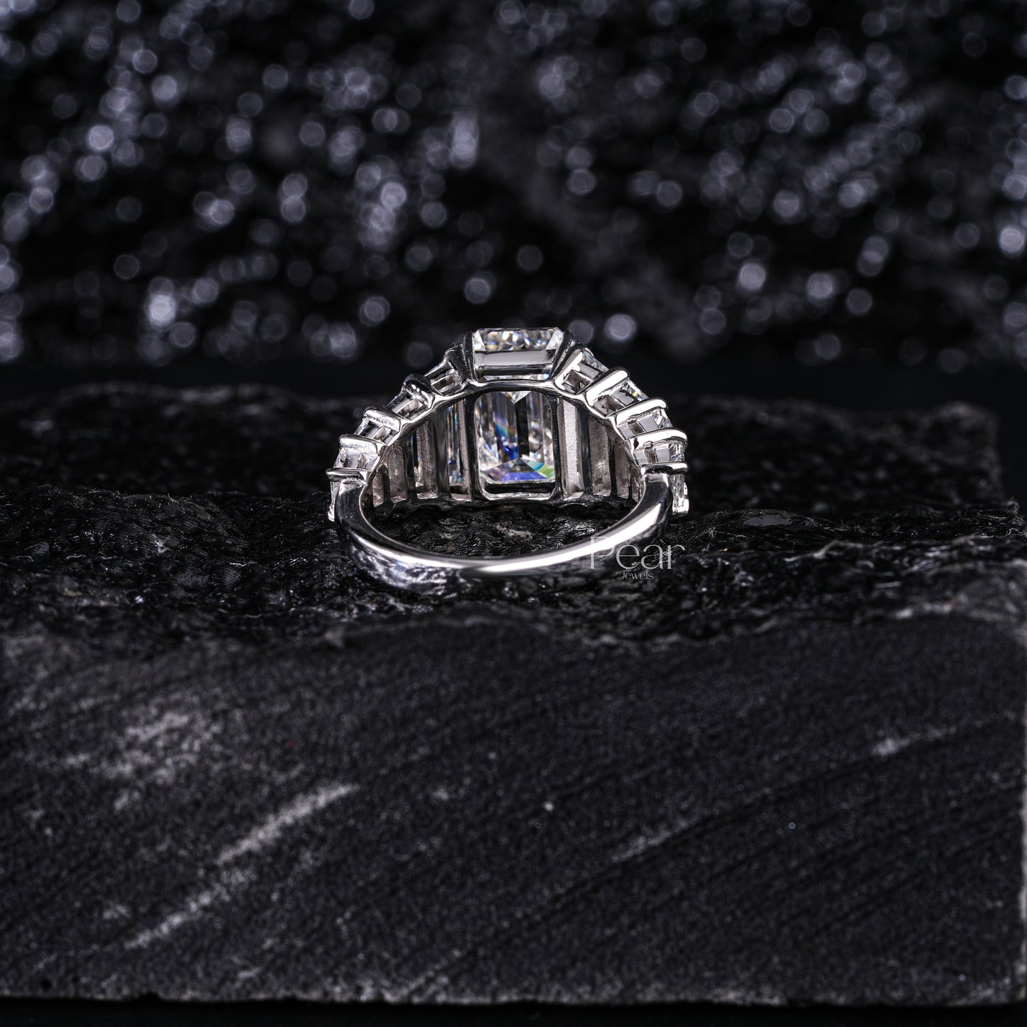 3.0Ct Emerald & Trapezoid Labgrown Diamond Ring - Pear Jewels