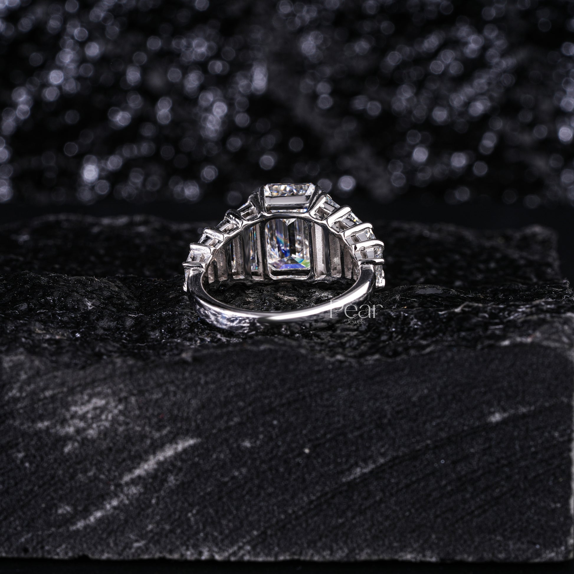 3.0Ct Emerald & Trapezoid Labgrown Diamond Ring - Pear Jewels