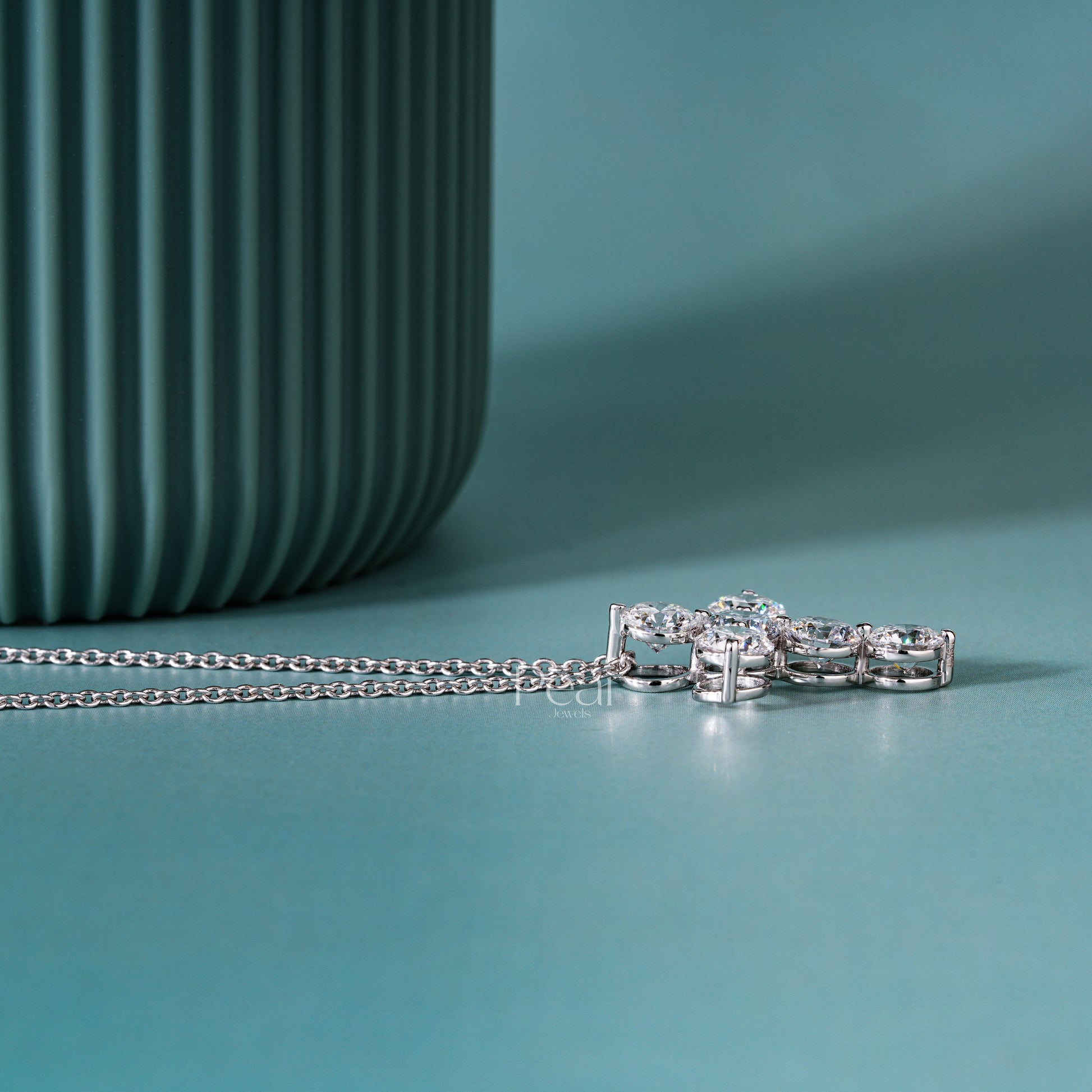 3.0ct Round Labgrown Diamond Cross pendant with Chain - Pear Jewels